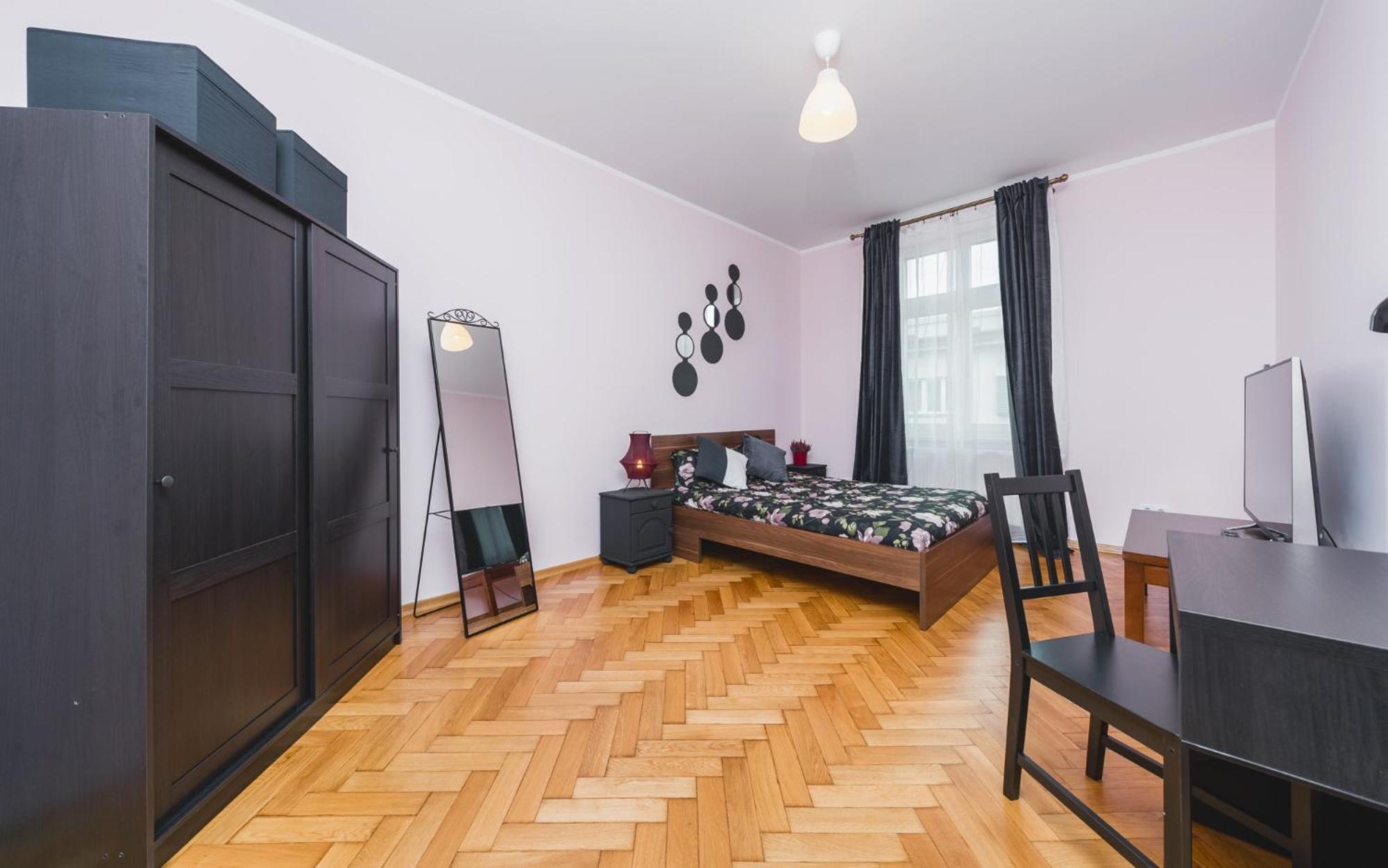 Modern Urban Escape - Old Town Apartment - By Upstairs Cracovie Extérieur photo